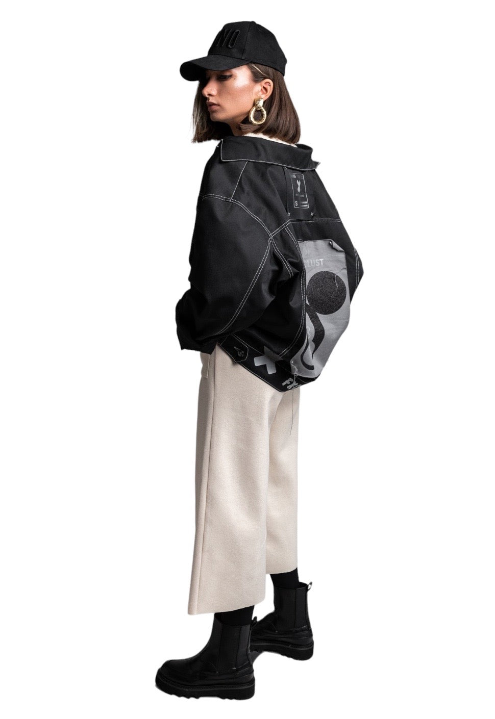 Oversized Jacket "MOOD NYLA" in Black - SPICYBEARS