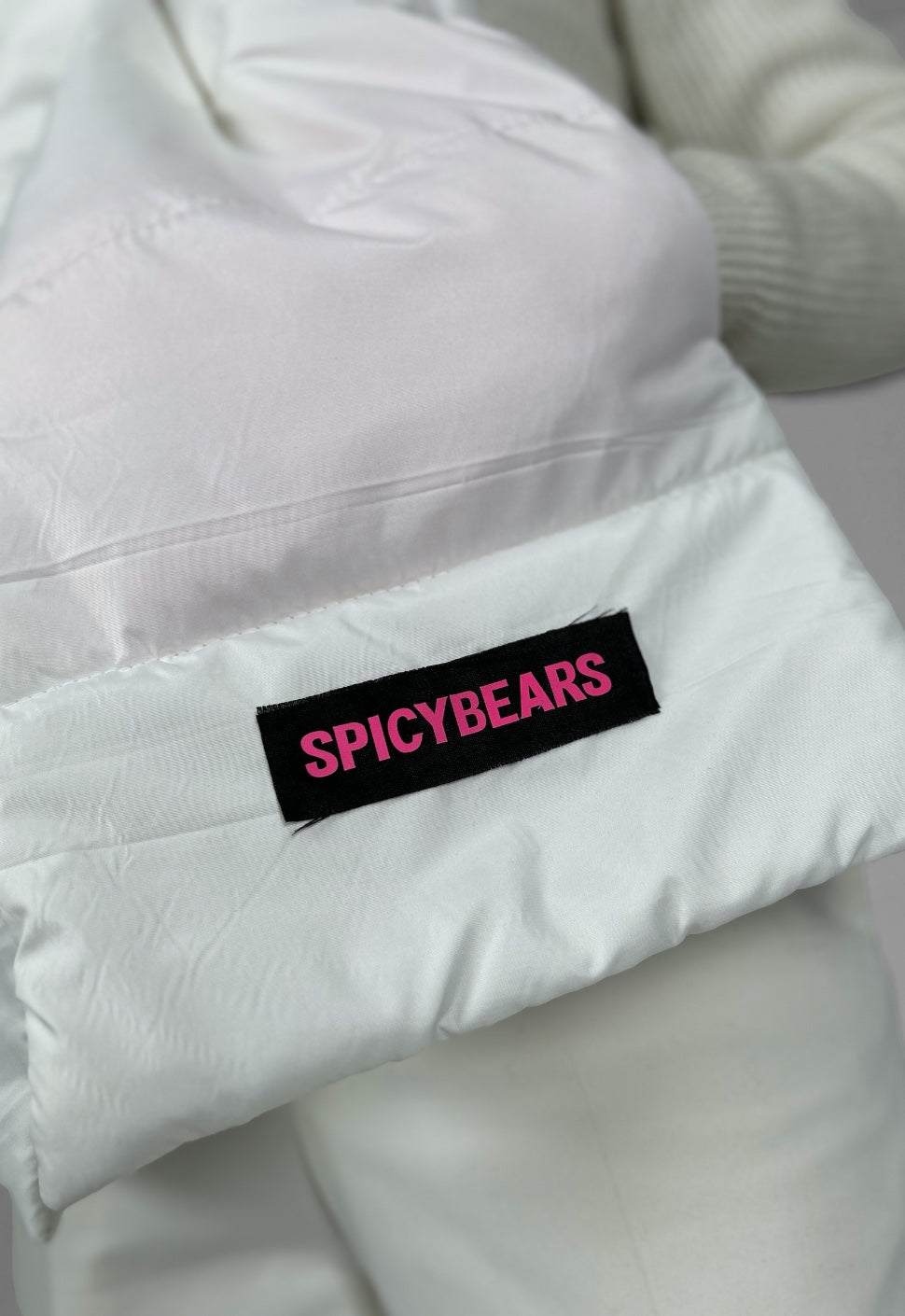 SPICYBEARS Padded Scarf with Fleece Hands Pockets | White | Neon Pink - SPICYBEARS